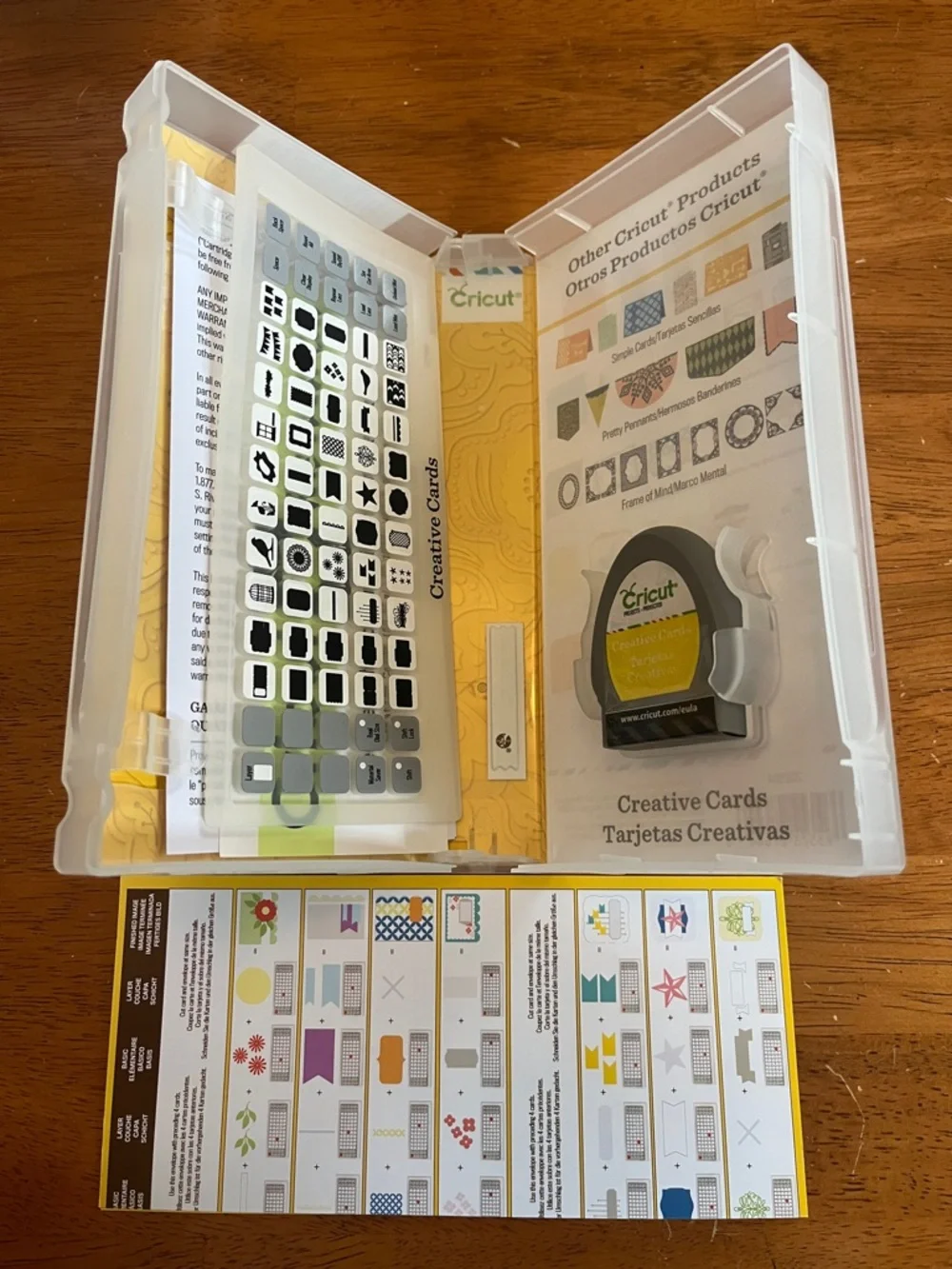 Cricut Creative Cards Cartridge - Yellow, White, Blue, Green Accents